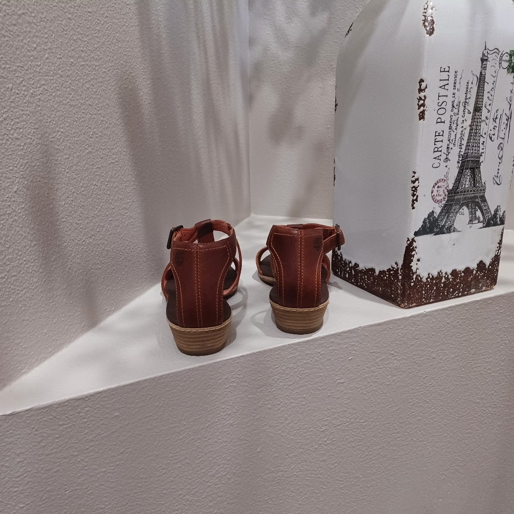 Sandals - Picture 2 of 3